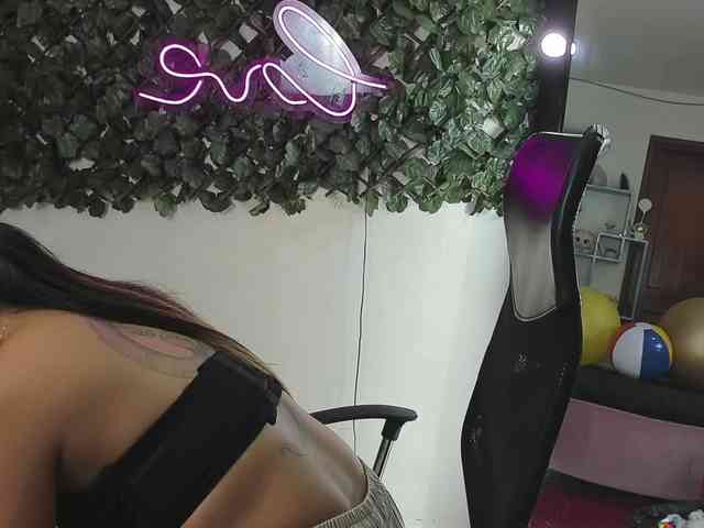 DestinyHills Live Webcam on BongaCams