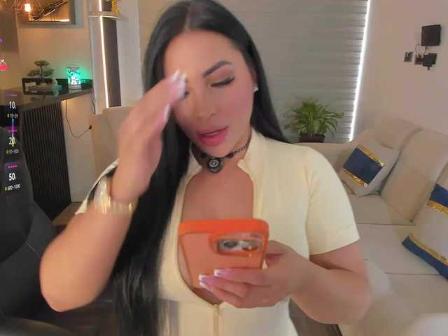 MiaRoberts1