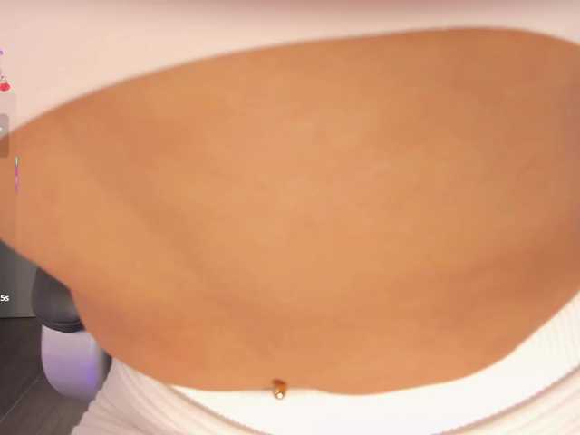 MiaRoberts1 live cam on BongaCams