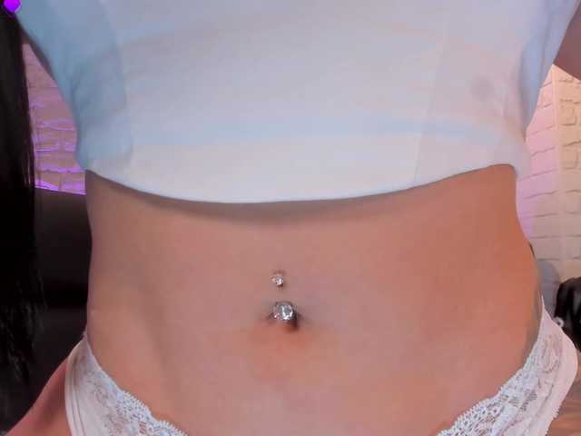 MiaRoberts1 live cam on BongaCams