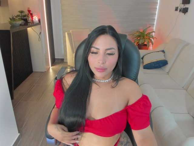 MiaRoberts1 live cam on BongaCams
