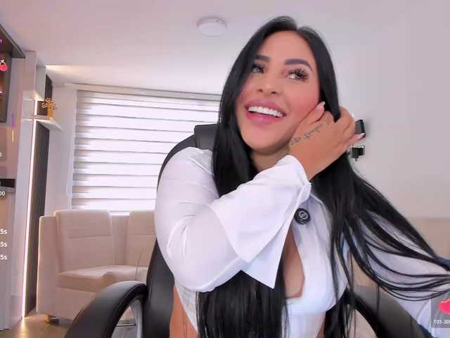MiaRoberts1 live cam on BongaCams