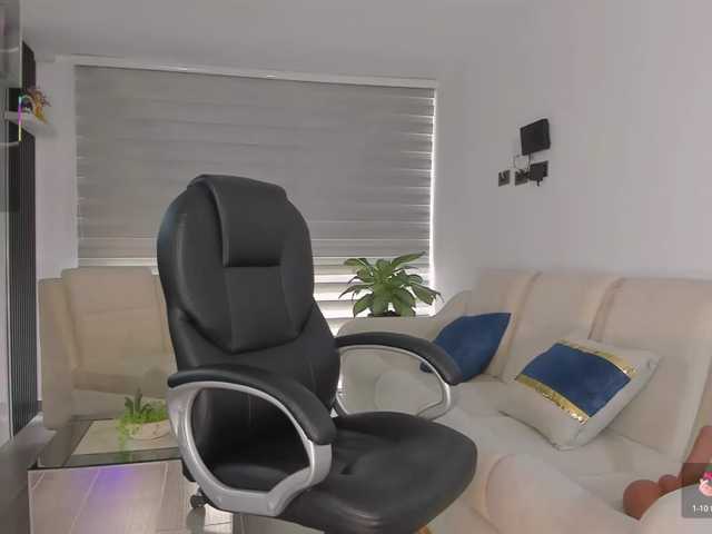 MiaRoberts1