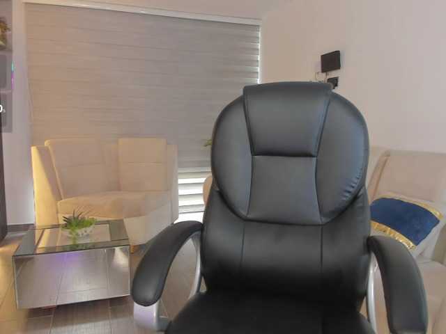 MiaRoberts1, en directo ahora en BongaCams