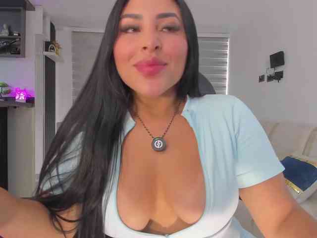 MiaRoberts1 webcam