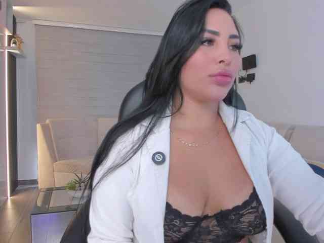 MiaRoberts1