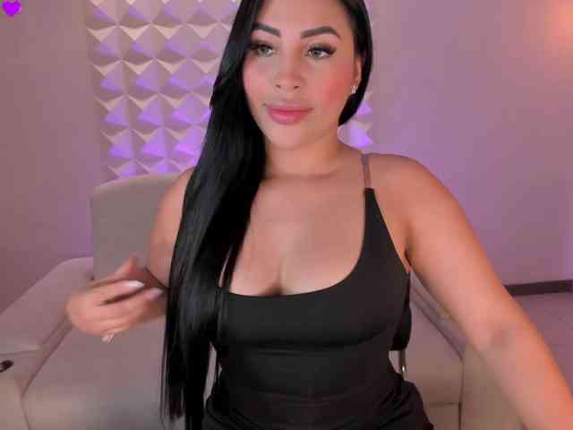 Modelo: MiaRoberts1