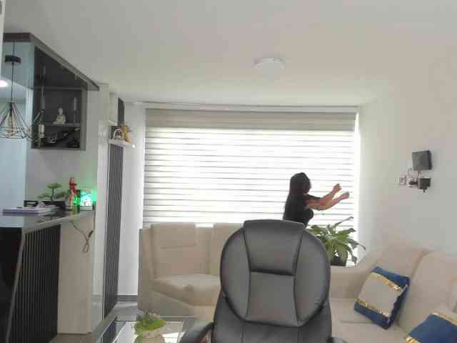 MiaRoberts1