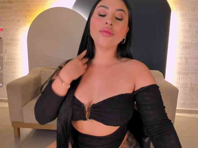 MiaRoberts1 Live Webcam on BongaCams