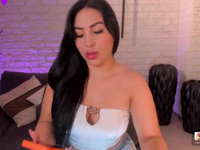 MiaRoberts1