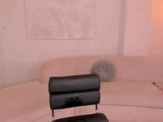 MiaRoberts1 webcam