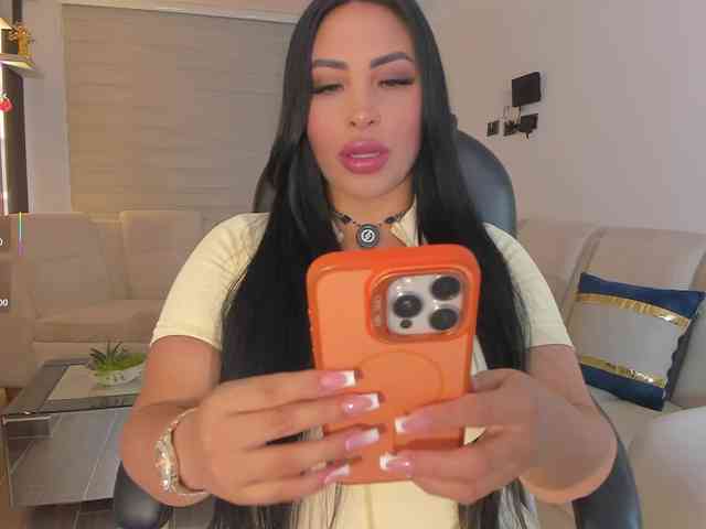 MiaRoberts1