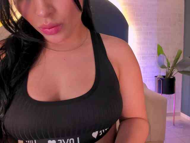 MiaRoberts1