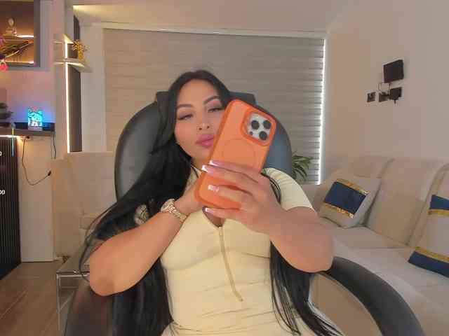 MiaRoberts1