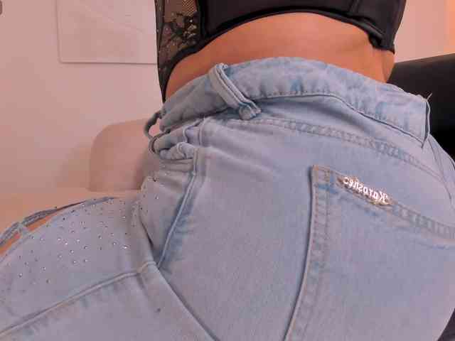 MiaRoberts1