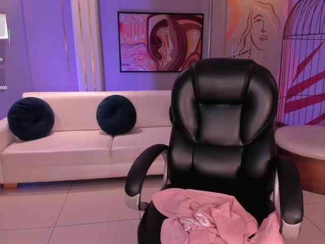 MiaRoberts1 Live Webcam on BongaCams