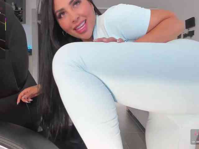 MiaRoberts1