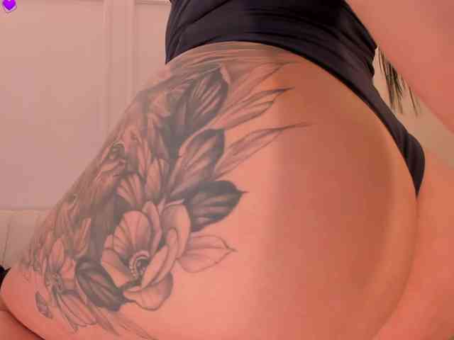 Modelo: MiaRoberts1