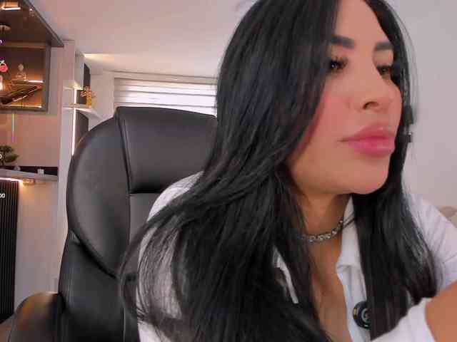 Modelo: MiaRoberts1