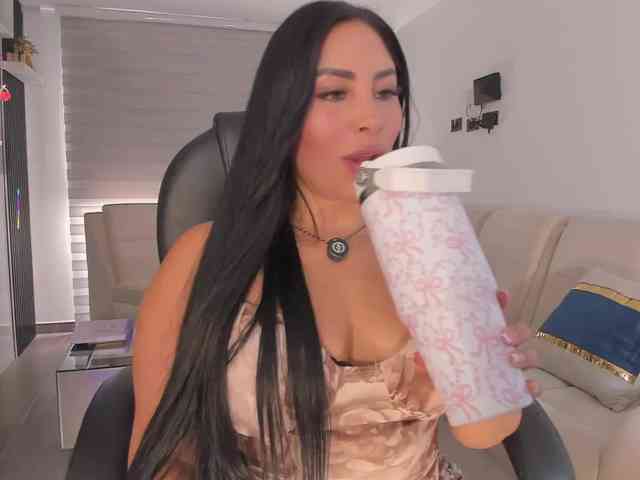 Modelo: MiaRoberts1