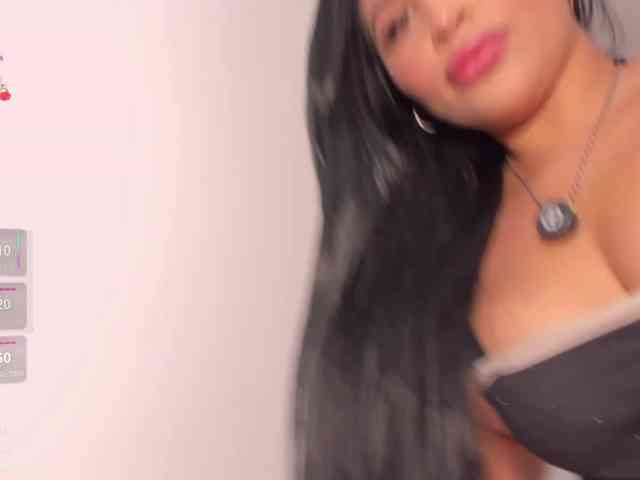 MiaRoberts1 webcam