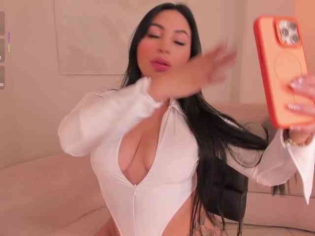 MiaRoberts1