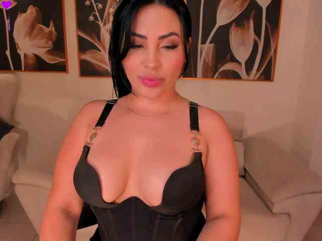 Modelo: MiaRoberts1