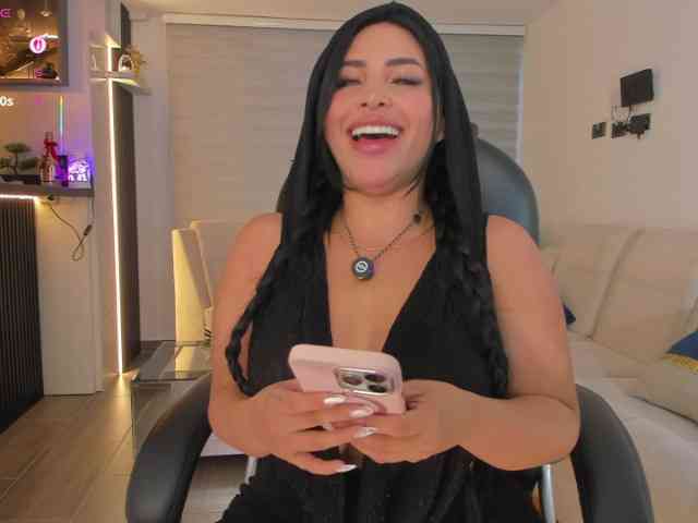 MiaRoberts1