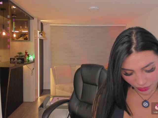 MiaRoberts1