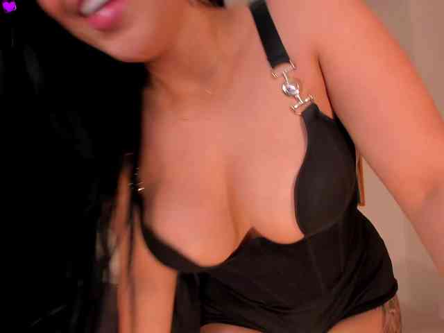 Modelo: MiaRoberts1