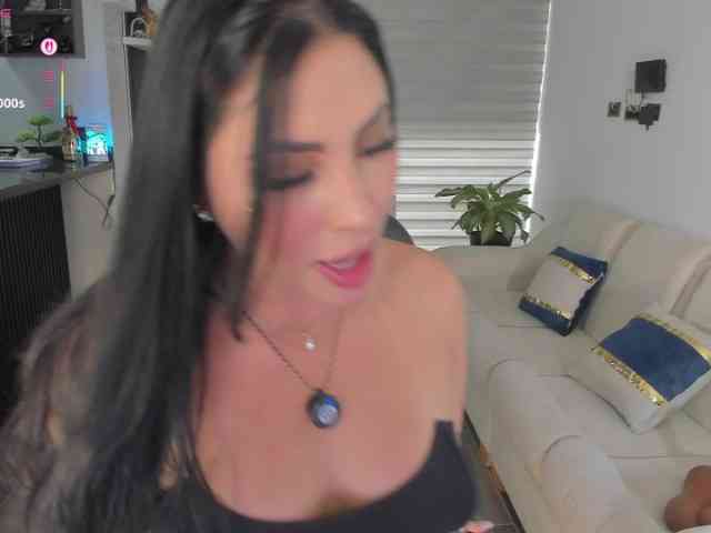 MiaRoberts1