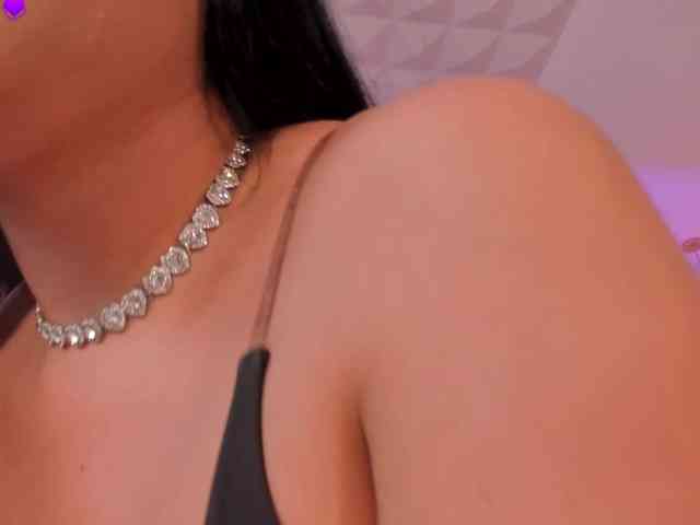 Modelo: MiaRoberts1