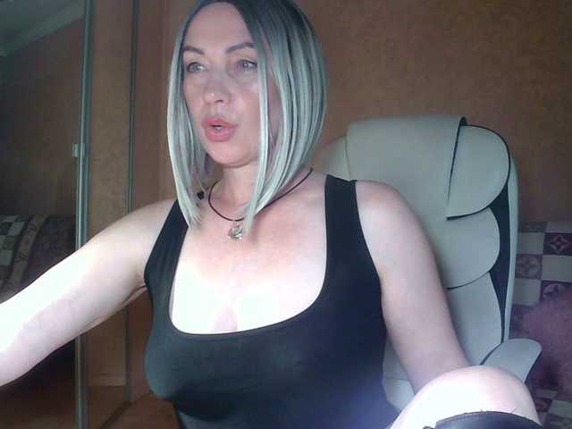 RoxolanaNiks live cam on BongaCams