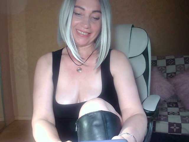 RoxolanaNiks live cam on BongaCams