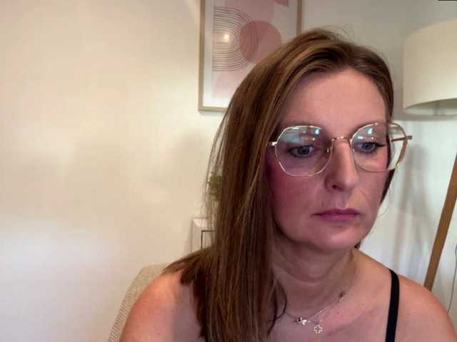 RachellaFox live cam preview