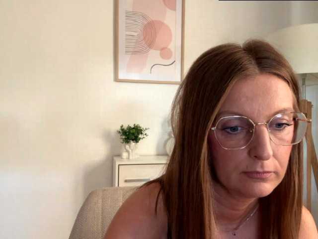 RachellaFox live cam preview