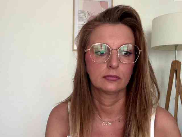 RachellaFox webcam