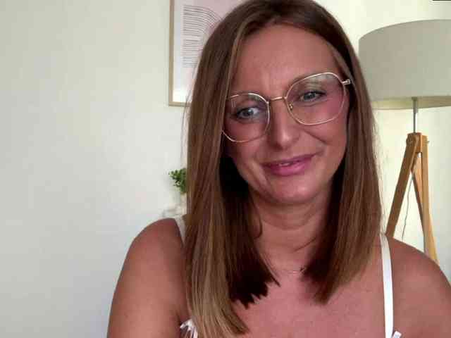 RachellaFox webcam