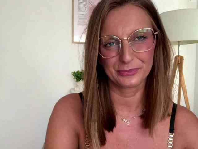 RachellaFox webcam