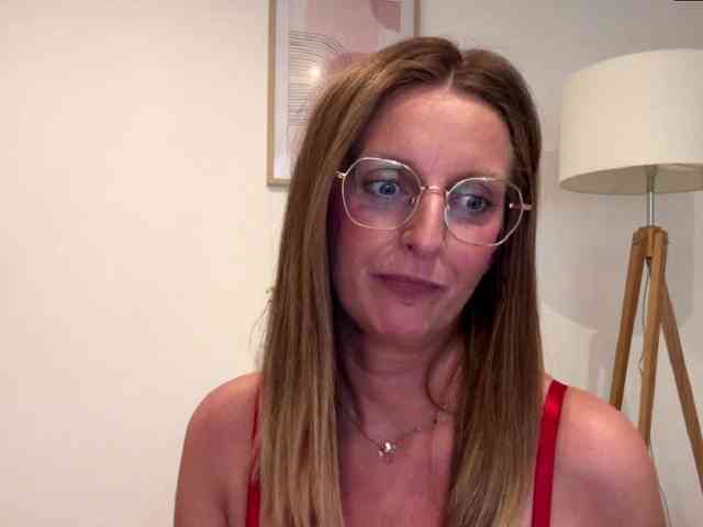 RachellaFox webcam