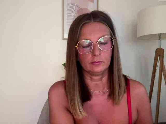 RachellaFox webcam
