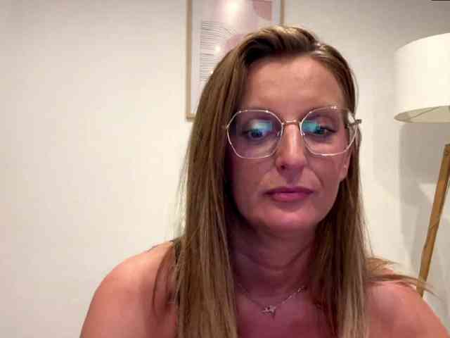 RachellaFox webcam