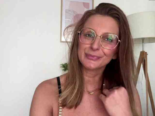RachellaFox webcam
