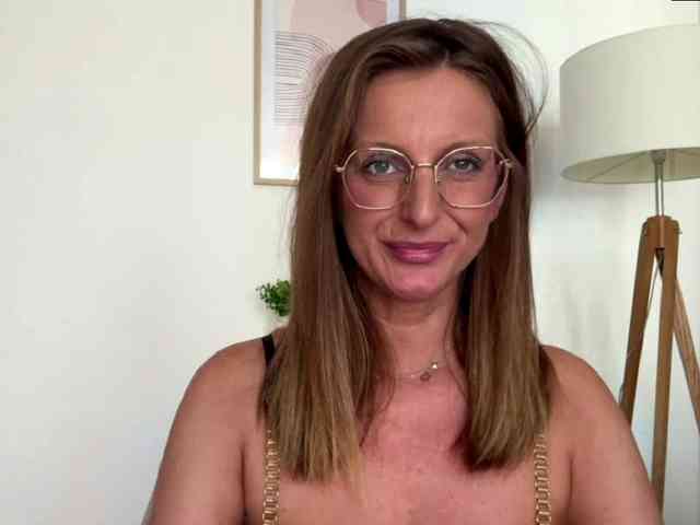RachellaFox webcam