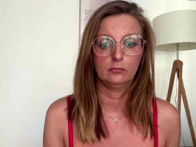 RachellaFox webcam