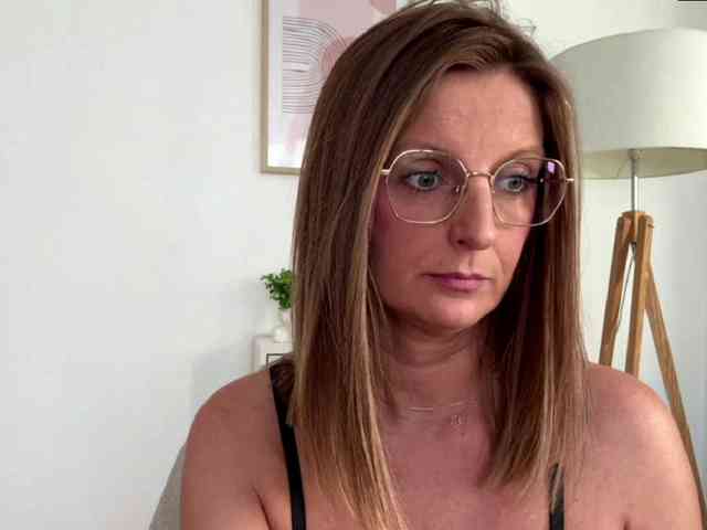 RachellaFox webcam