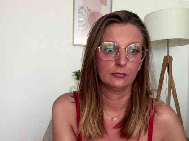 RachellaFox webcam