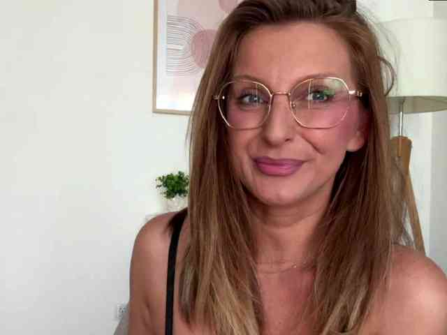 RachellaFox webcam