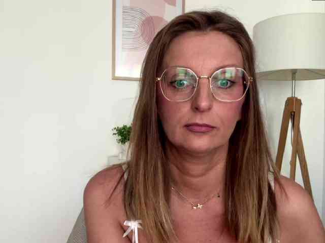 RachellaFox webcam
