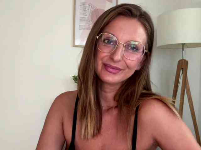 RachellaFox webcam